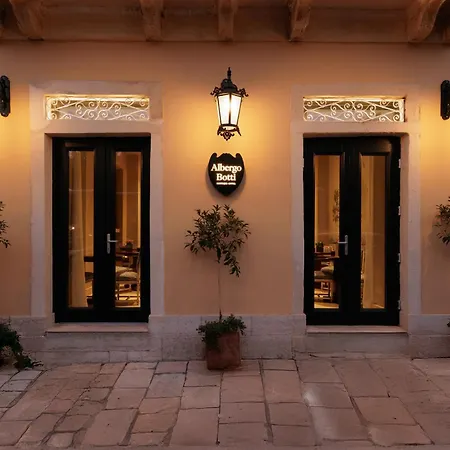 Отель Botti Corfu (city)